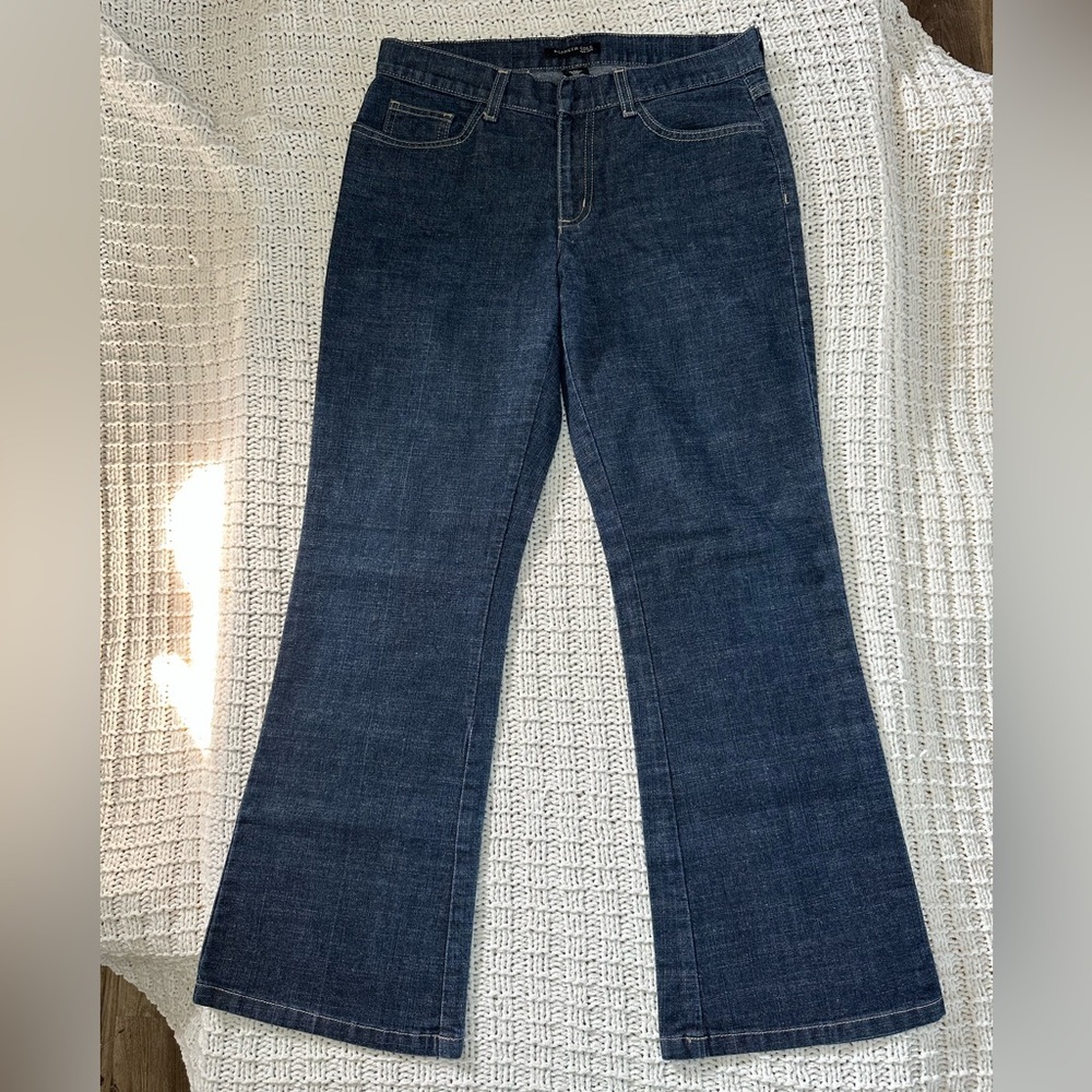 Kenneth Cole New York Dark Wash Mid Rise Flare Jeans Size 8P (D220)